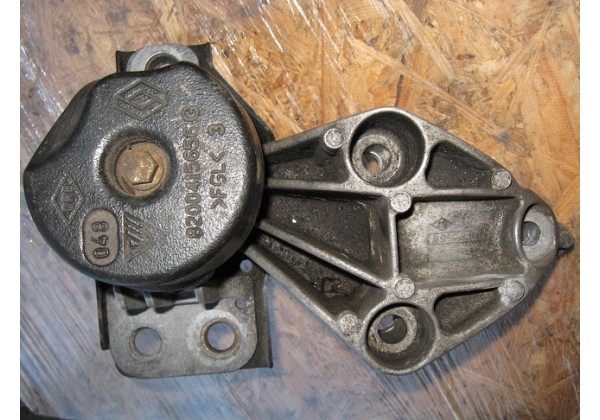 подушка, опора двигуна права Renault Grand Scenic II 1.5 dci, 8200415656